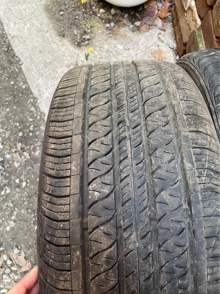 235/40R18 All Season Tires - photo 2