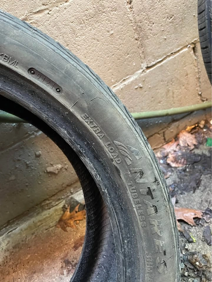 235/40R18 All Season Tires - photo 4