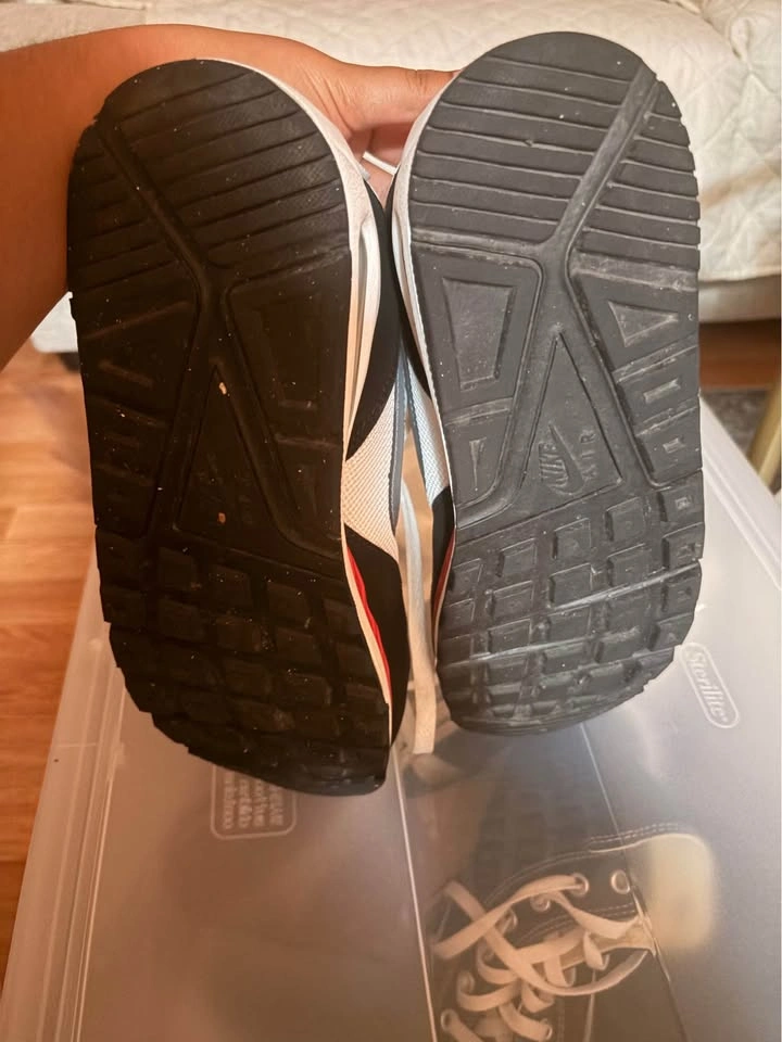 NIKE AIR SHOES - photo 3