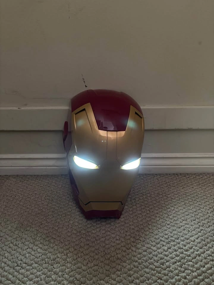 Iron Man Mask Wall Light - photo 3