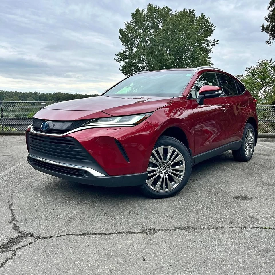 2022 Toyota Venza Hybrid AWD | No Accidents