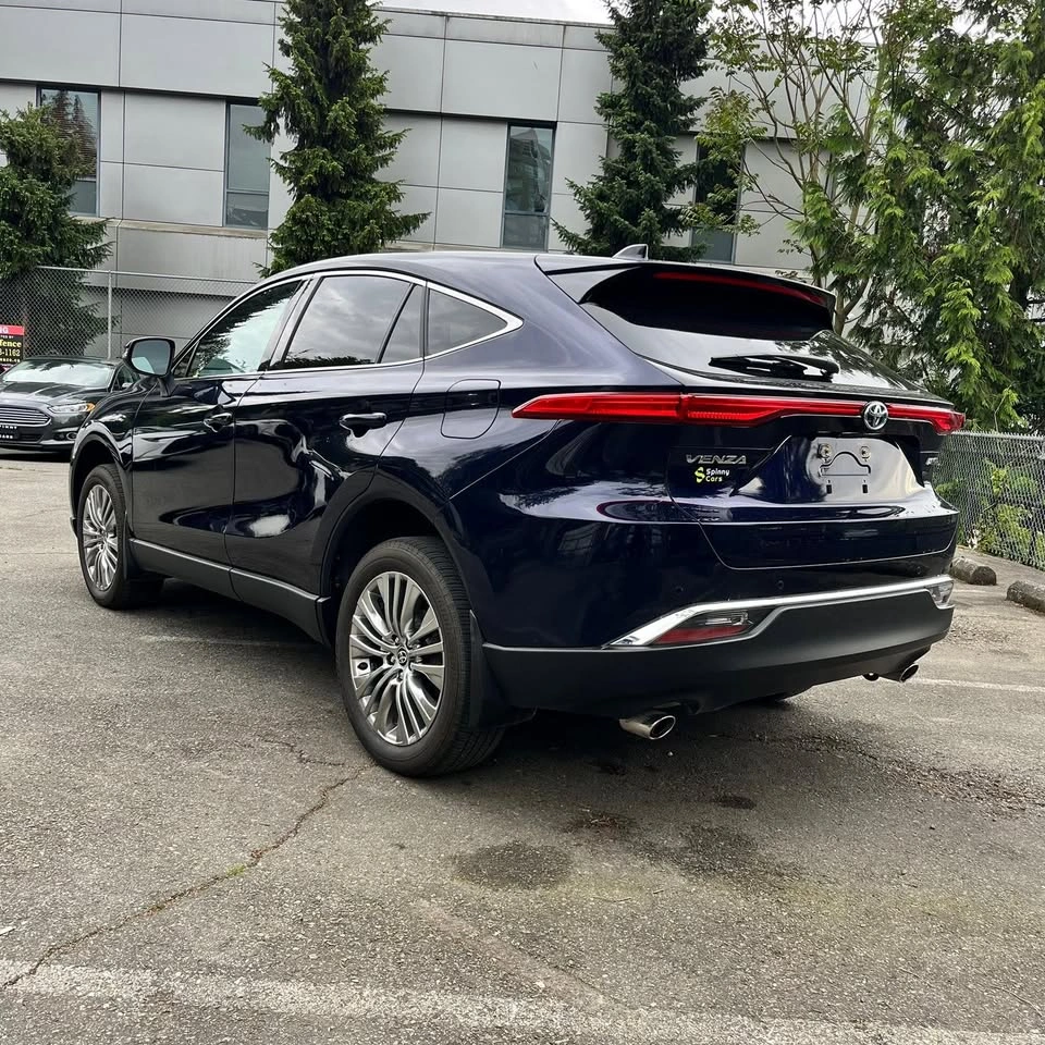 2023 Toyota Venza Limited AWD - photo 3