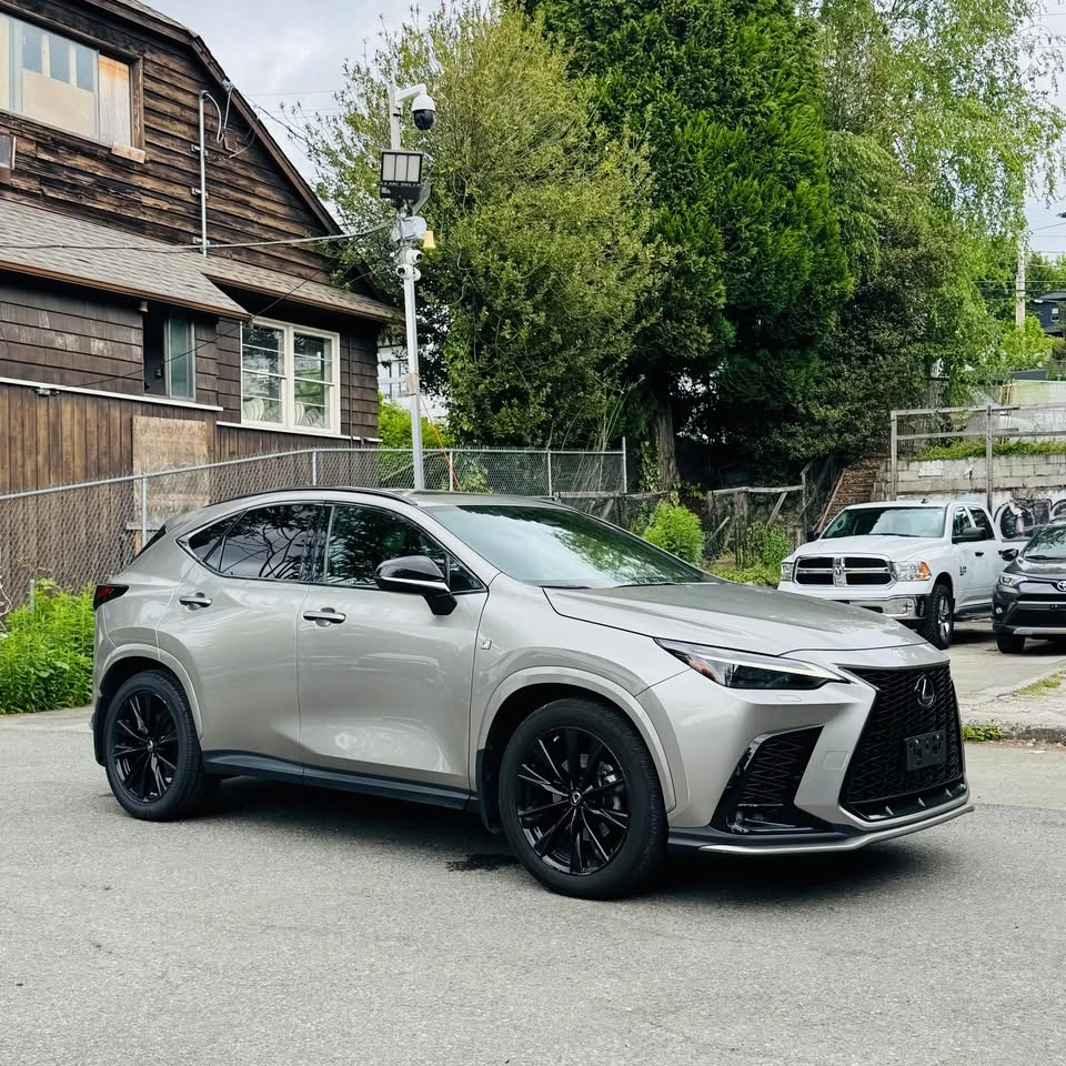 2022 Lexus NX300 F Sport Red Interior - photo 3