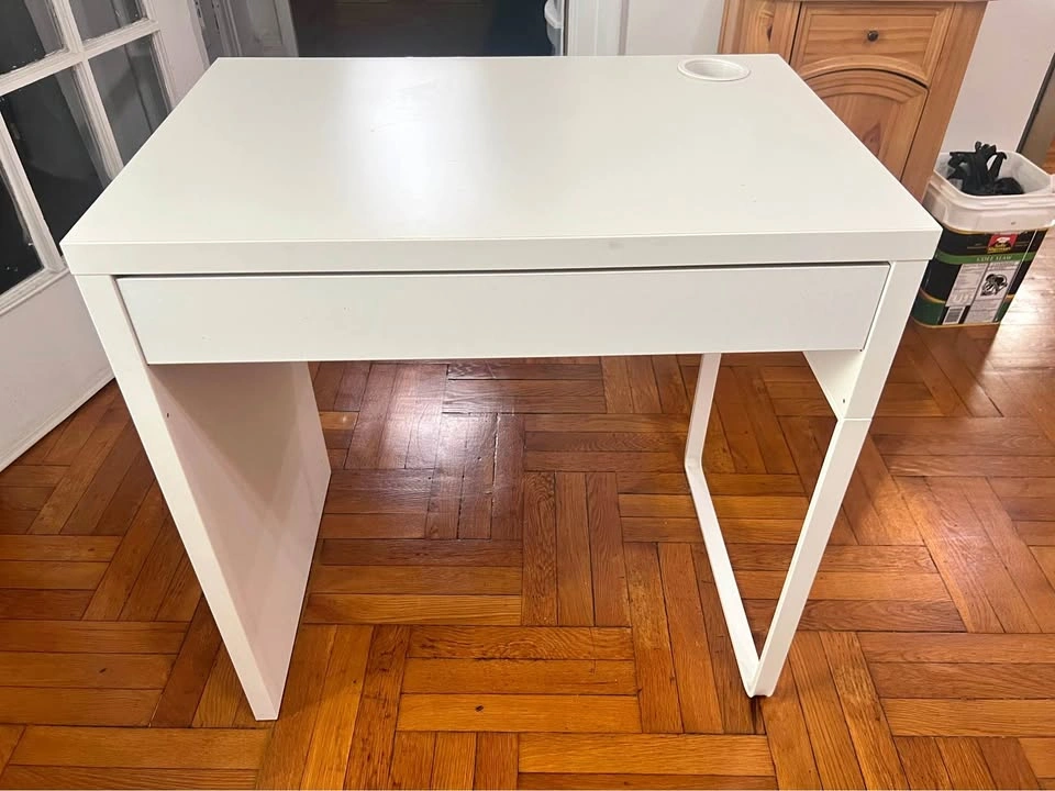 White Computer Desk with Drawer used size on the picture.