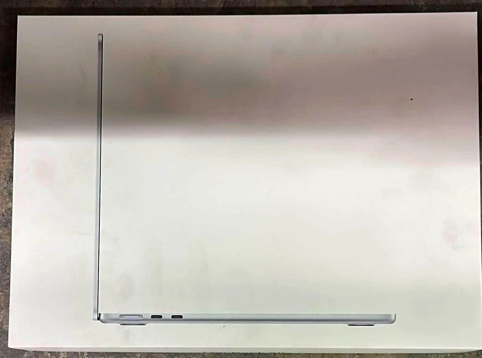 Apple MacBook Air 13-inch M5, 16GB RAM, 512GB SSD, Silver - photo 2