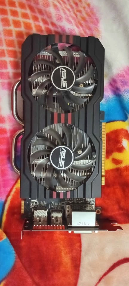 ASUS Radeon R9 270 2GB Gaming Graphics Card – Complete in Box - photo 5
