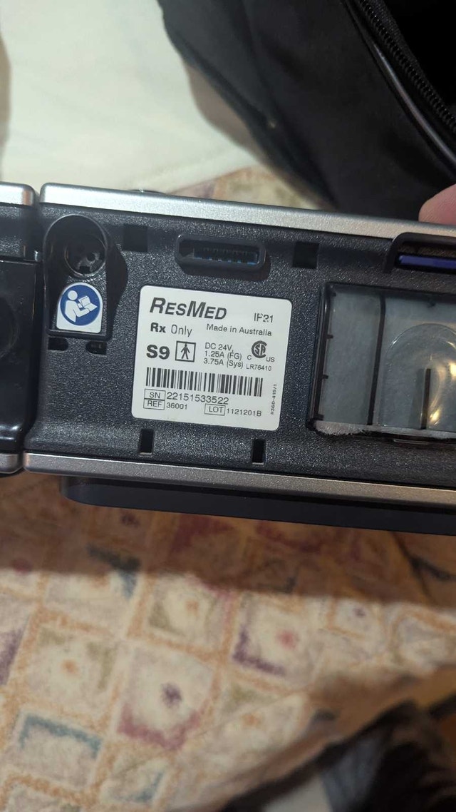 Resmed S9 CPAP Machine - photo 2
