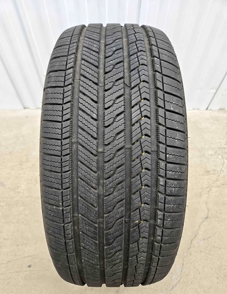 275/45R20 Bridgestone Alenza Tire