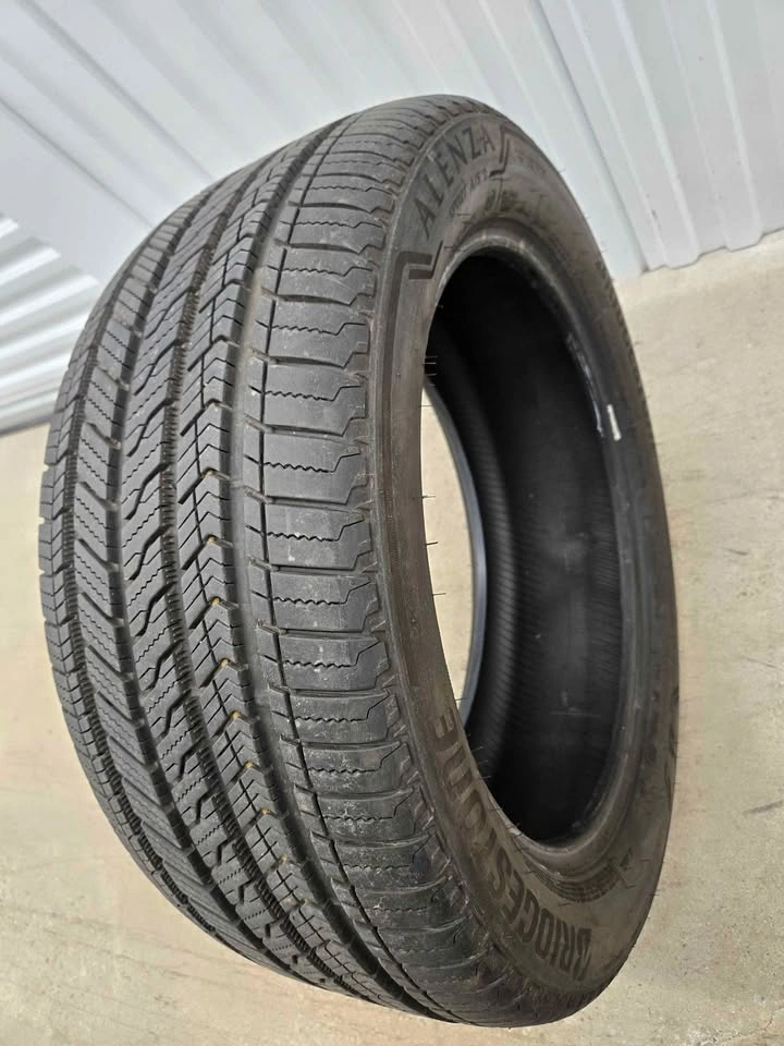 275/45R20 Bridgestone Alenza Tire - photo 2