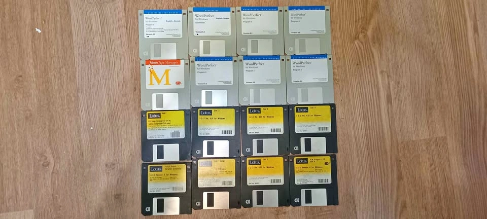 Vintage 80s/90s Software Floppy Disk Lot – Lotus 1-2-3, WordPerf