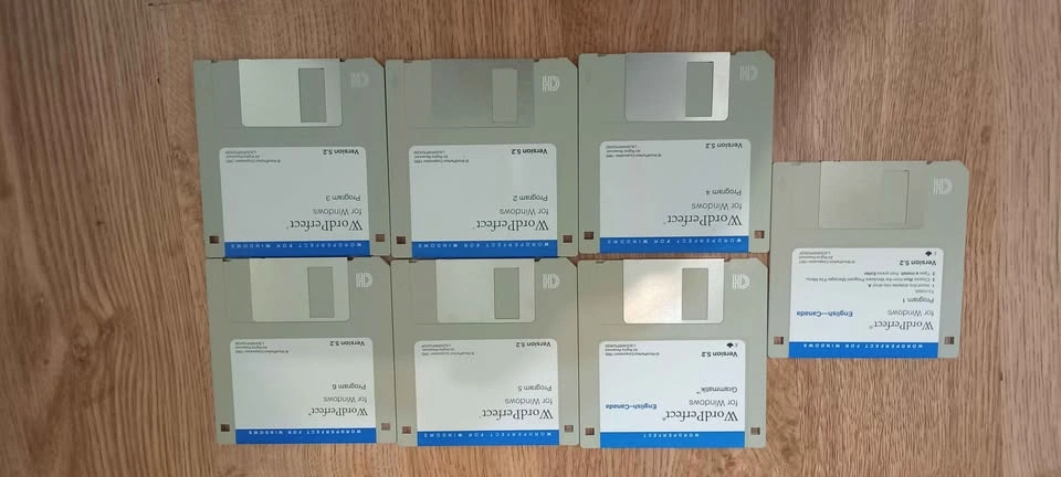 Vintage 80s/90s Software Floppy Disk Lot – Lotus 1-2-3, WordPerf - photo 4