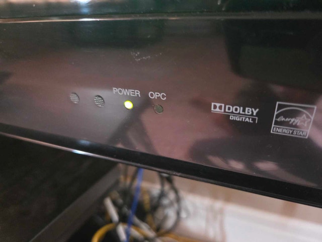 65" Sharp LC-60E88UN TV - Very Crisp Picture - photo 3