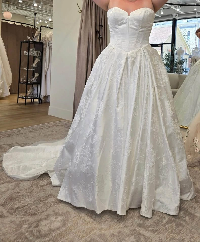 Wedding Dress Size 20 - photo 3