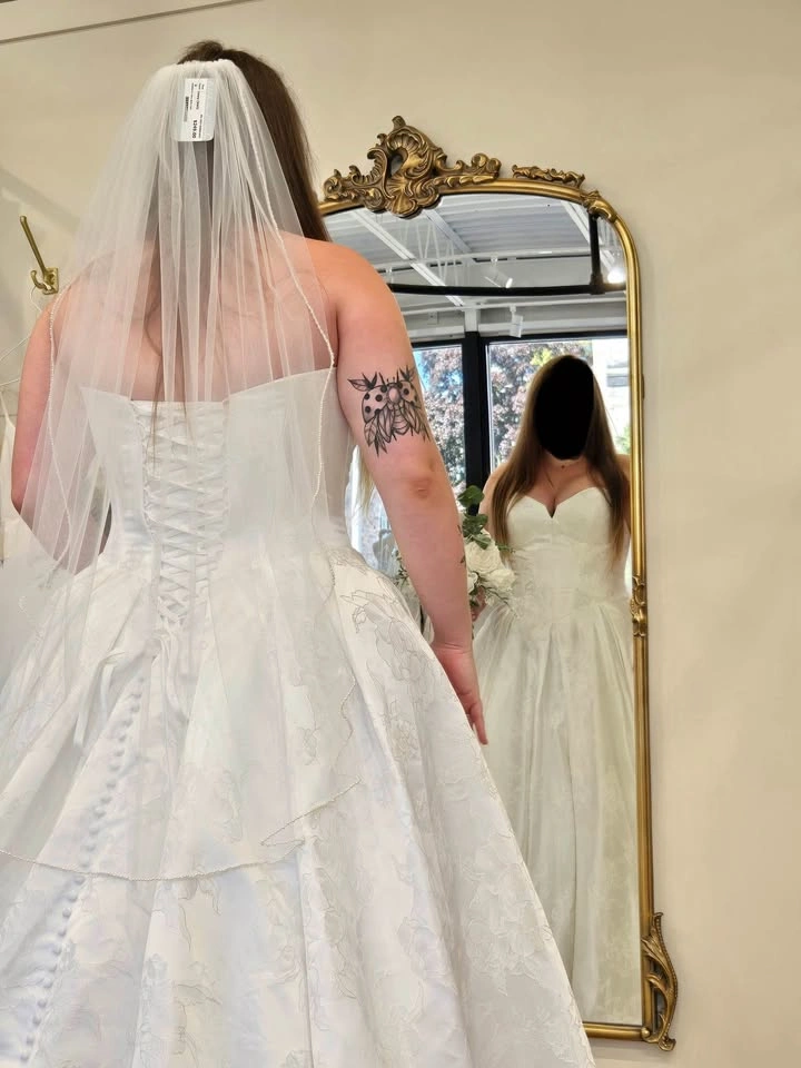 Wedding Dress Size 20 - photo 4