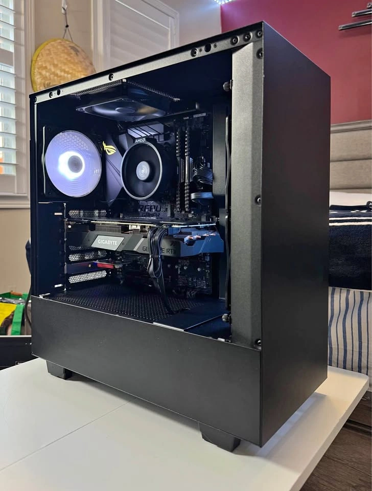 Gaming PC (Ryzen 7 2700X + RTX 2070 SUPER + 16gb DDR4)