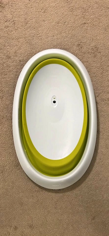 Boon Foldable Baby Bathtub white green