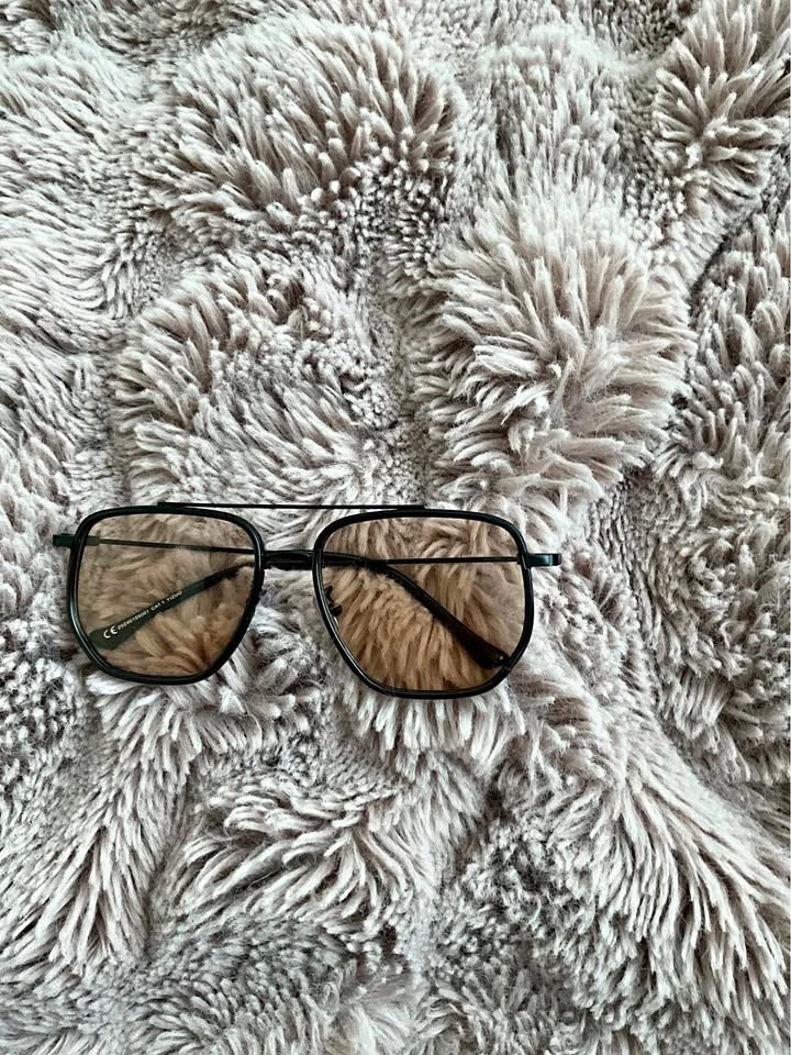 Sunglasses - new never worn