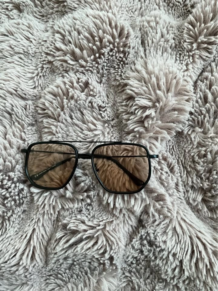 Sunglasses - new never worn - photo 2