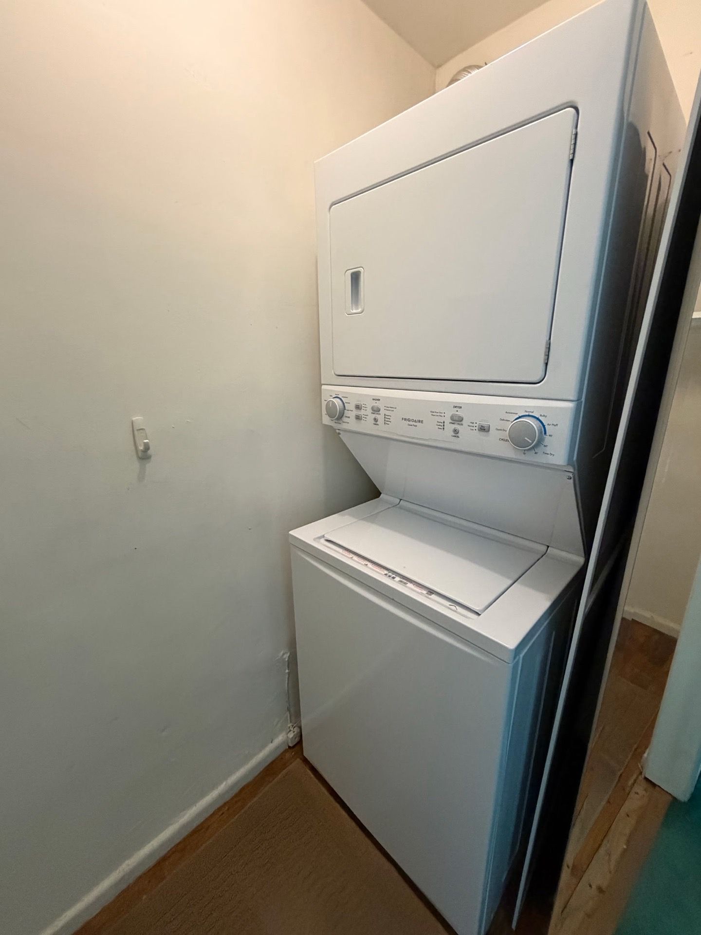 Frigidaire Quiet Pack Washer & Dryer