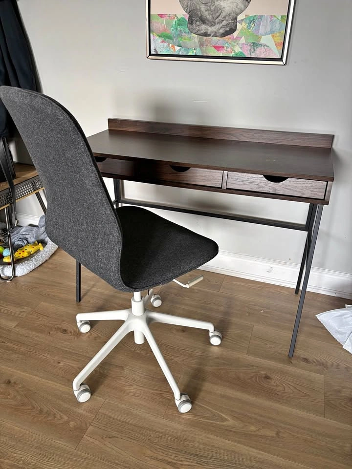 Desk & Chair