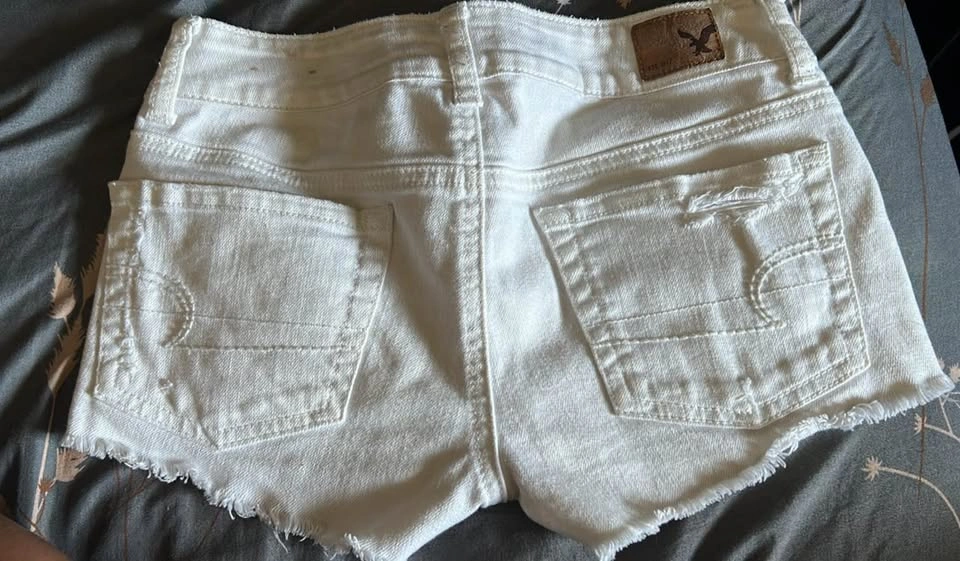 American Eagle White Distressed Denim Shorts Size 00 - photo 2