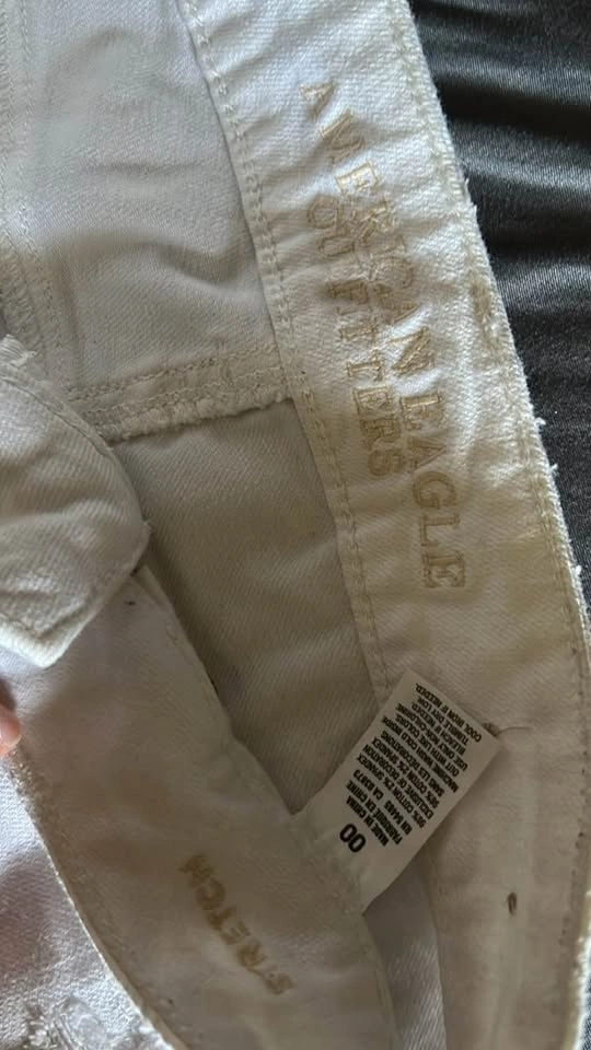American Eagle White Distressed Denim Shorts Size 00 - photo 3