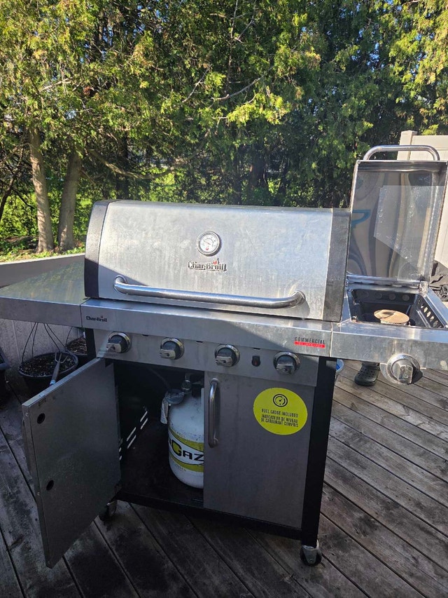 Char-Broil Grill with Cover
