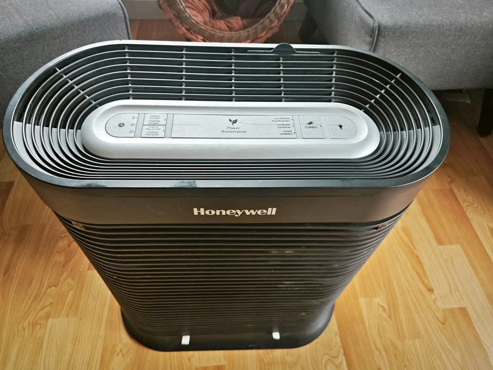 Honeywell Black HEPA Air Purifier for Allergies & Pets