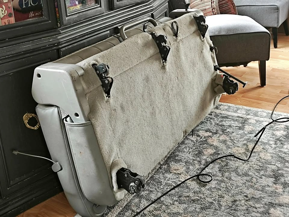 GMC Chevy Suburban Second Row Seat Grey Leather