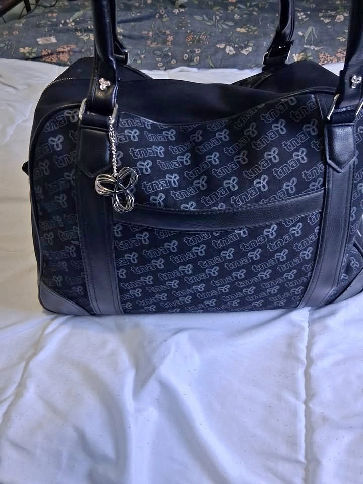 Aritzia TNA Throwback Travel Black Bag Carry On Weekend Bag