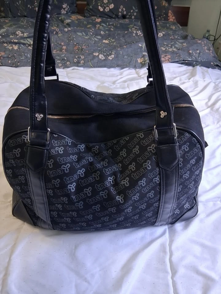 Aritzia TNA Throwback Travel Black Bag Carry On Weekend Bag - photo 2