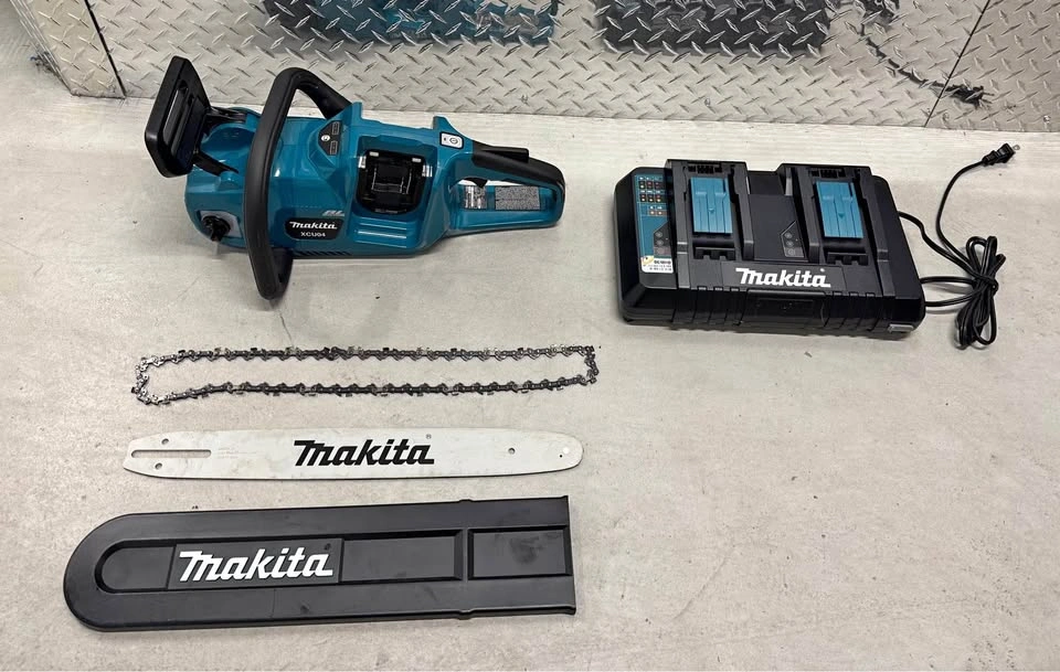 Makita XCU04 Chainsaw
