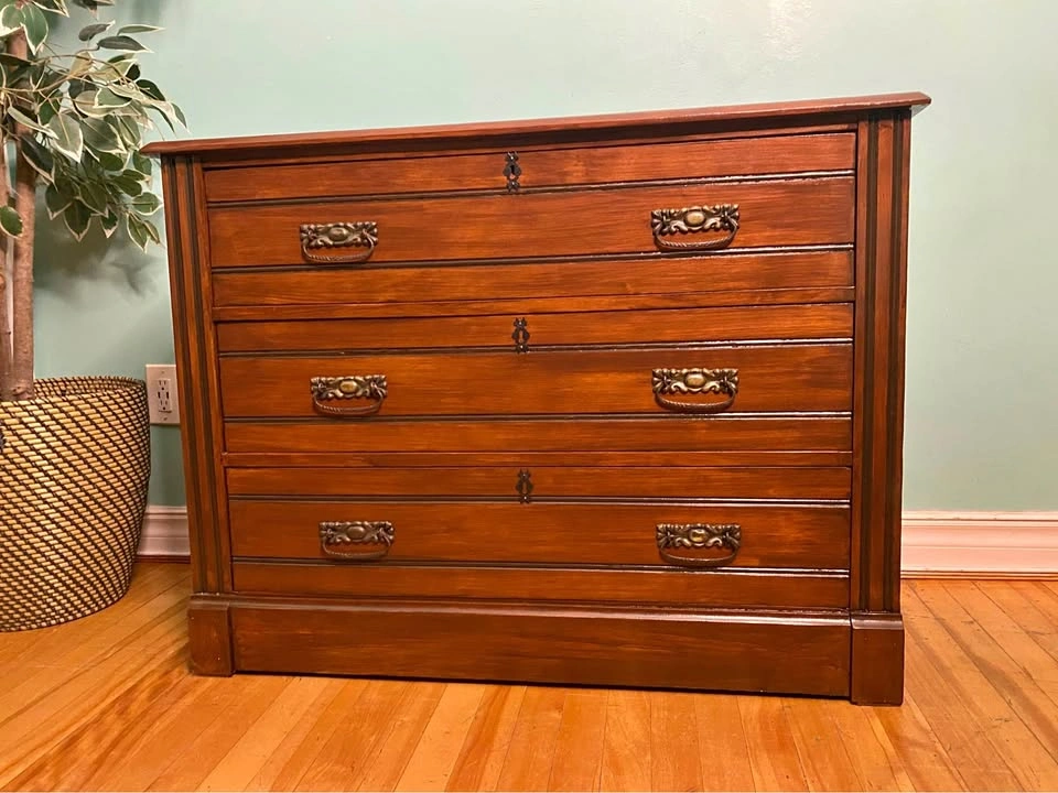 FREE DELIVERY: Antique / Vintage Dresser $350 (HRM)
