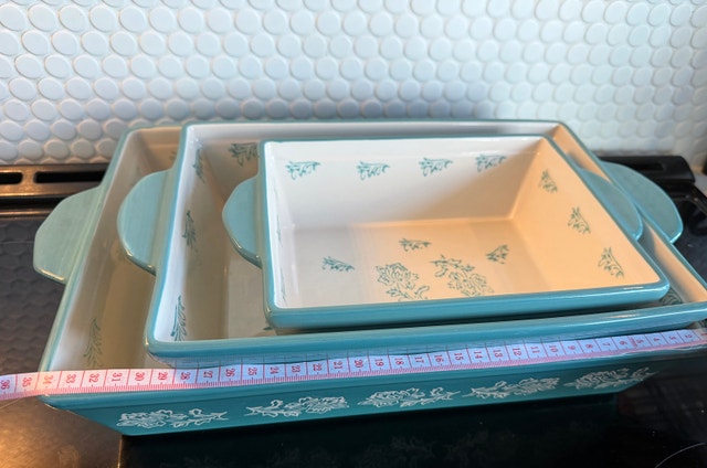 Turquoise Floral Pattern Bakeware Set - 3 Nesting Sizes