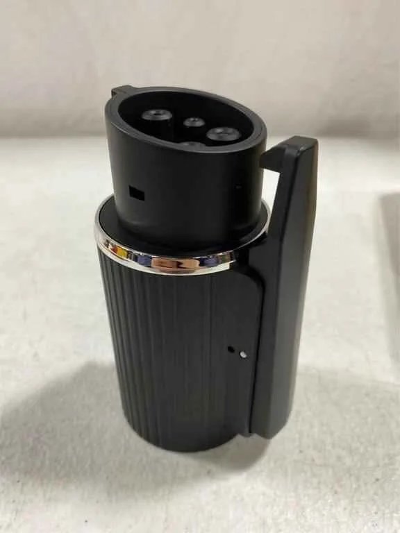 Tesla TO J1772 Charging Adapter 60 AMP image indicator(4)