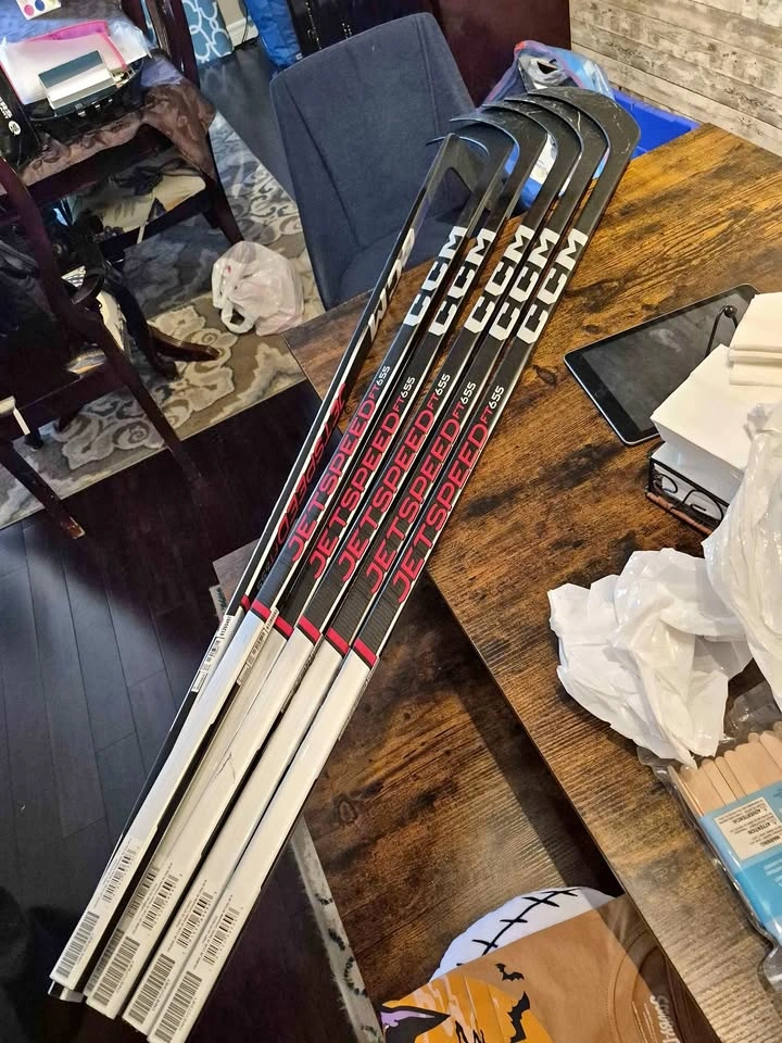 CCM Jetspeed RIGHT "40" Flex Grip Hockey Sticks