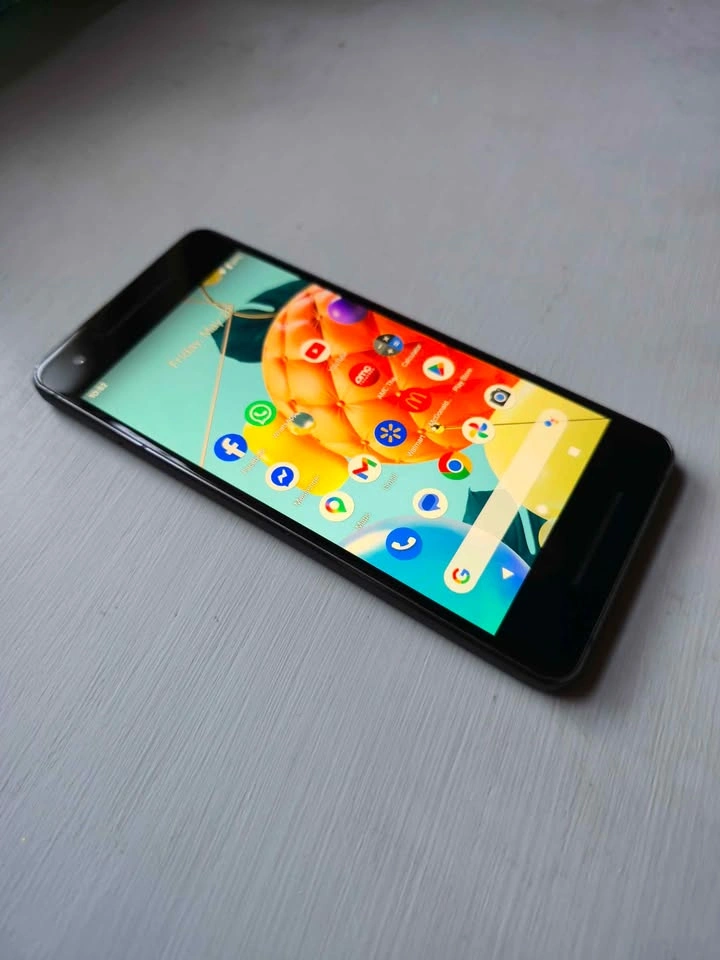 Google Pixel 2 'Just Black' 64GB Unlocked - photo 2