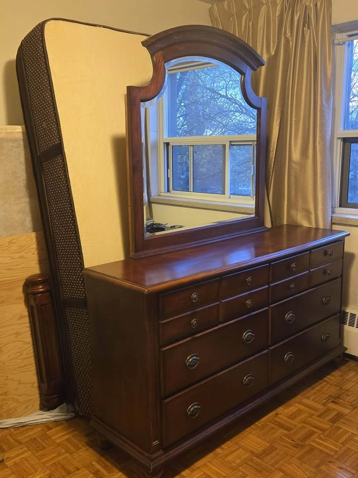 Moving Sale (Listing for a Friend) - photo 4