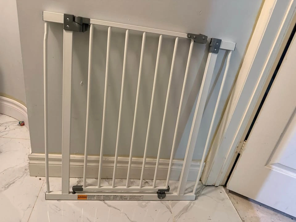 Regalo Pressure Mounted Walk Through Baby or Pet Gate - photo 5