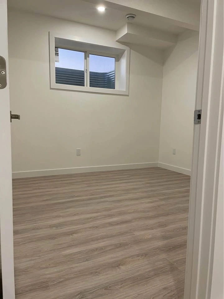 2 Bed 1 Bath Basement Suite for Rent in Keswick, Edmonton - photo 4