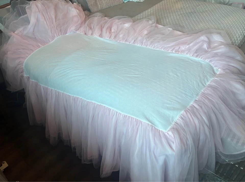 Pottery Barn Princess Crib Bed Skirt & Sheets - photo 4