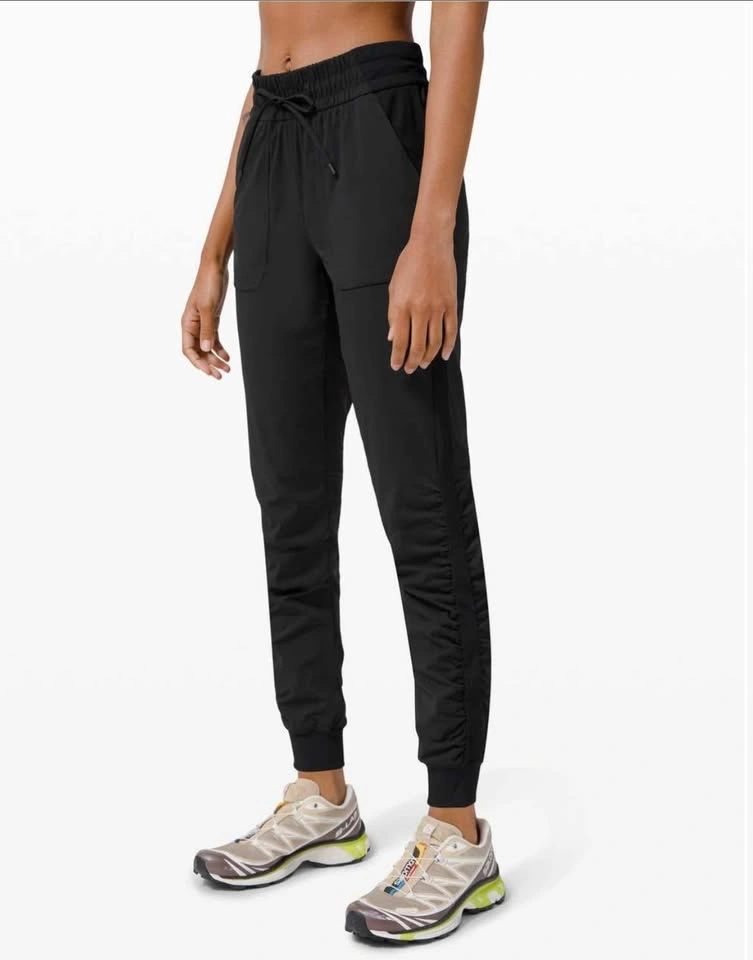 Lululemon Beyond the Studio Jogger Black Size 8 - photo 2