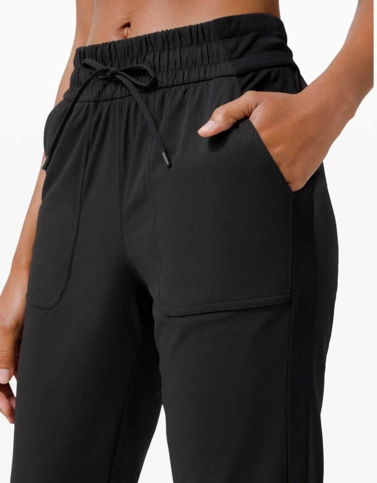 Lululemon Beyond the Studio Jogger Black Size 8 - photo 4