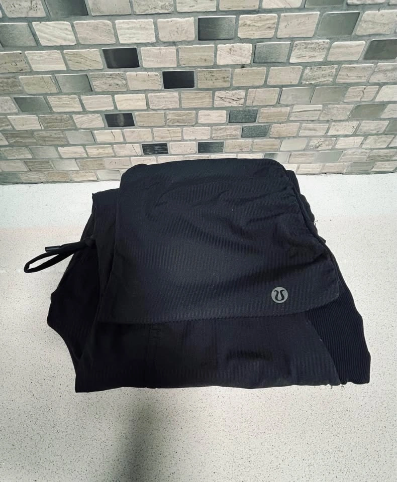 Lululemon Beyond the Studio Jogger Black Size 8 - photo 5