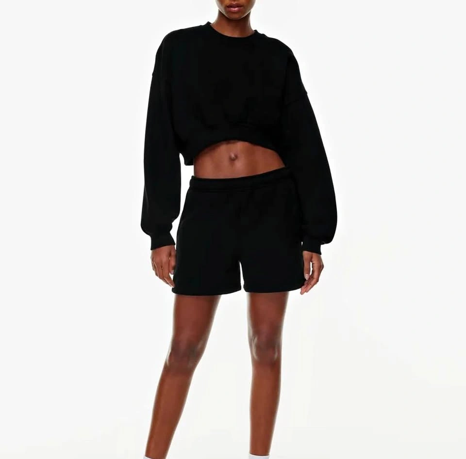 BNWT Aritzia Cozy Fleece Mega Cropped Crew Sweatshirt Black - L