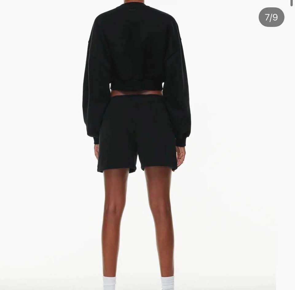 BNWT Aritzia Cozy Fleece Mega Cropped Crew Sweatshirt Black - L - photo 2