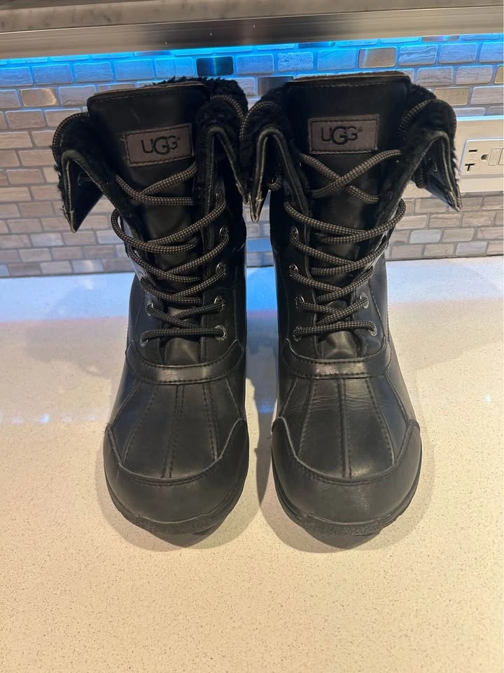 UGGs K Butte II Cwr - Unisex - Child Size 4 - photo 3