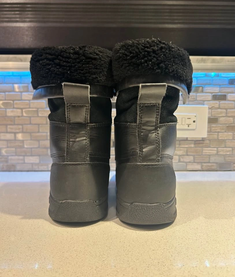 UGGs K Butte II Cwr - Unisex - Child Size 4 - photo 4