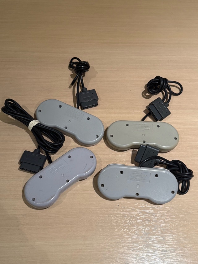 SNES Controllers - photo 4