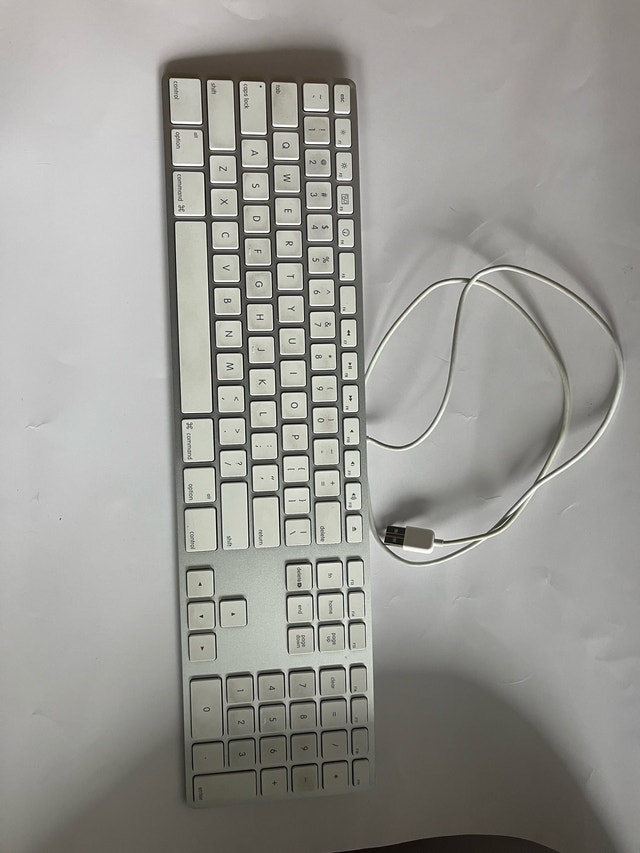 Apple Keyboard USB Wired Full-Size with Numeric Keypad - photo 5